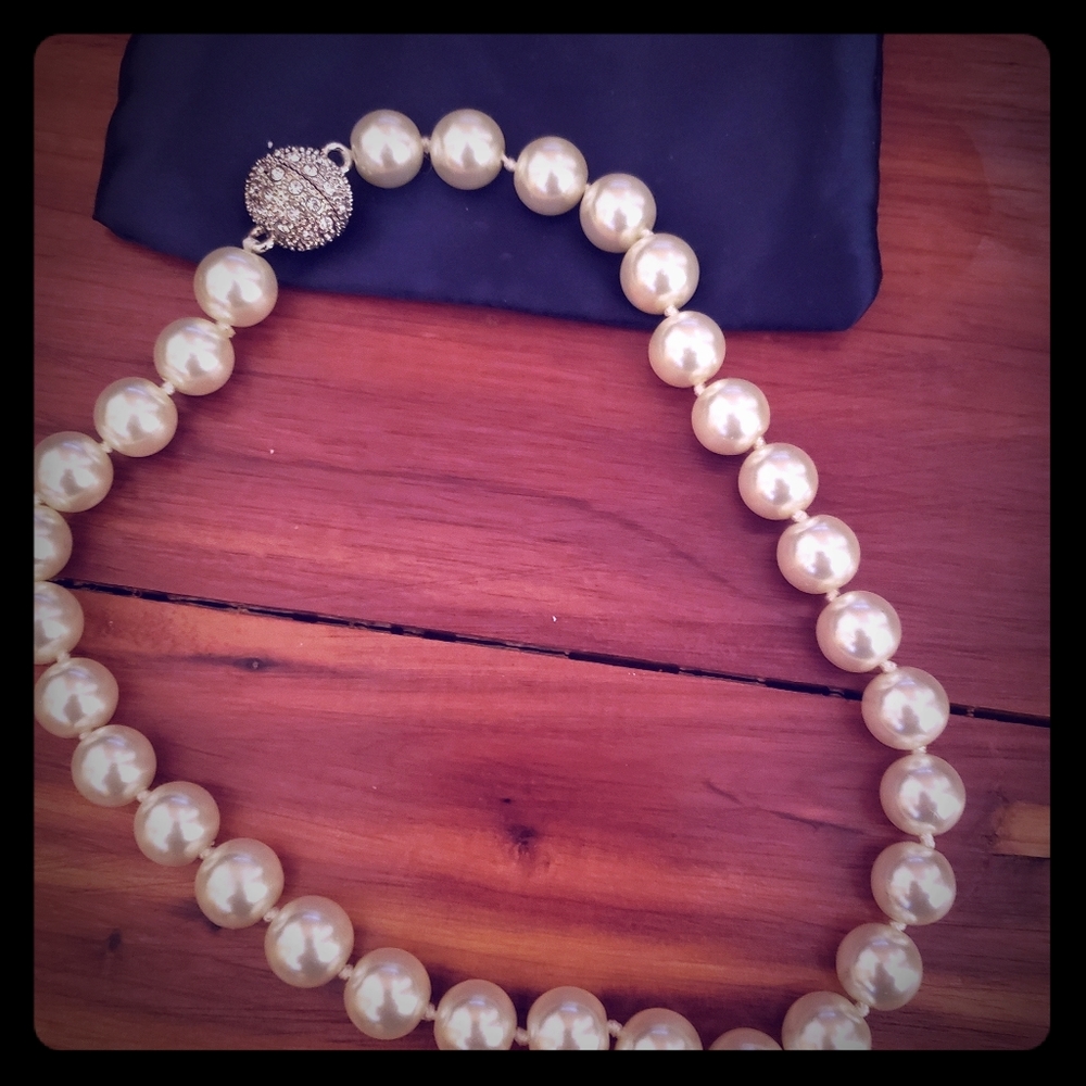Stauer Pearl Necklace